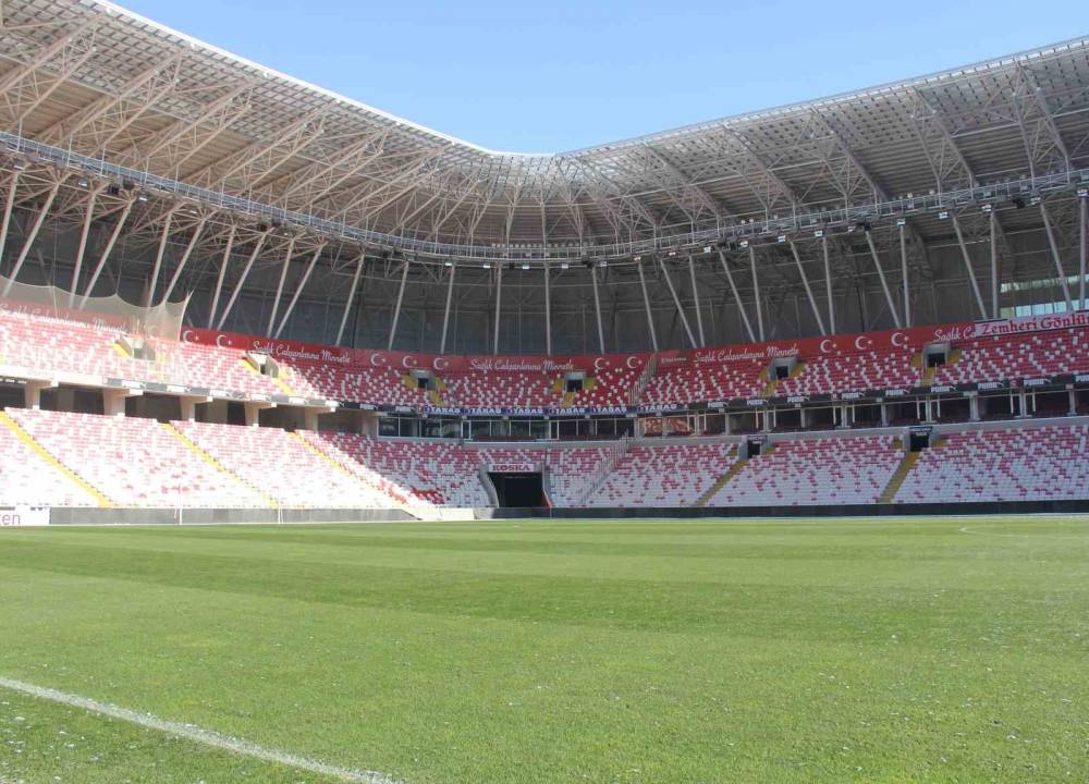 Sivasspor-Beşiktaş maçının stadyum kararını TFF verecek

