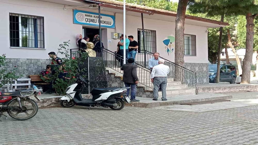 Alaşehir’de iptal edilen muhtarlık seçimi tekrarlandı
