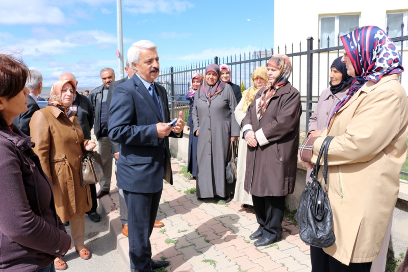 Sivas Belediyesi Bahar temizliğine başladı
