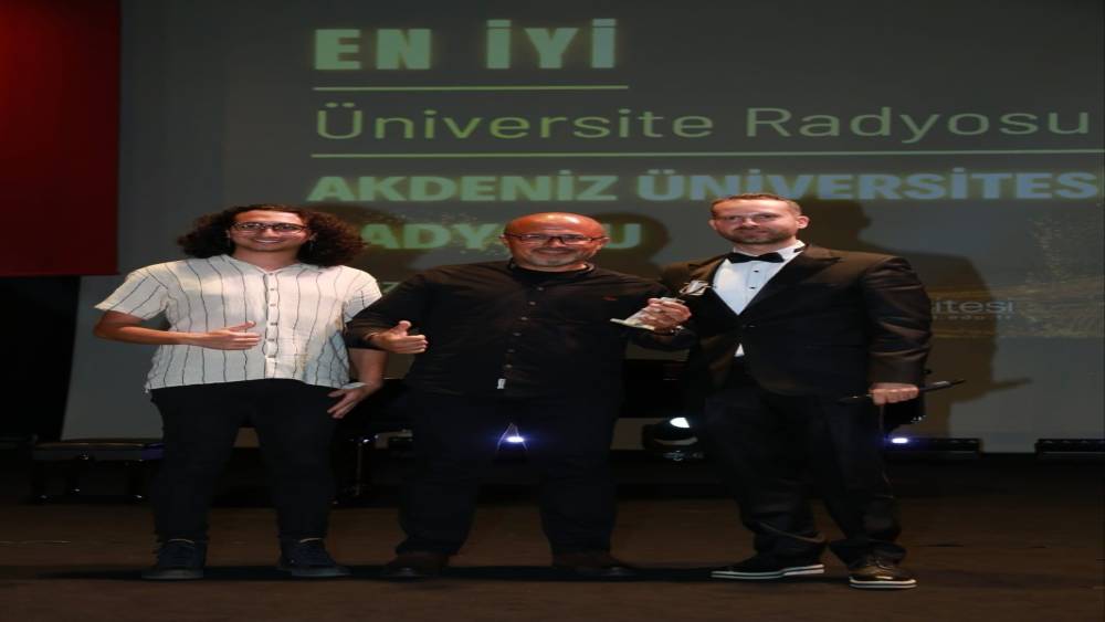 AKDENİZUNIFM en iyi üniversite radyosu seçildi
