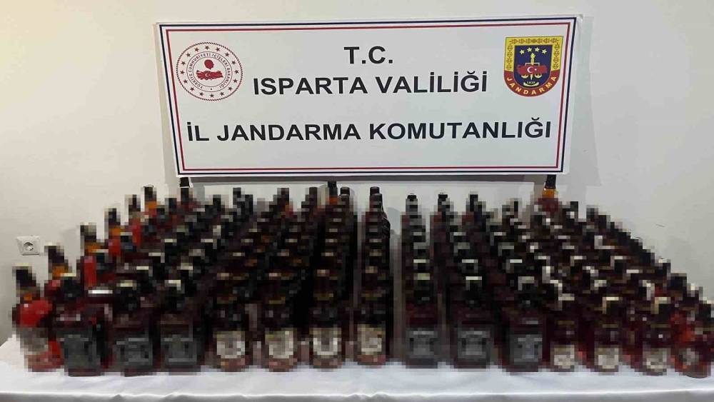 Satılmak üzere Isparta’ya getirilen 211 litre kaçak içki ele geçirildi
