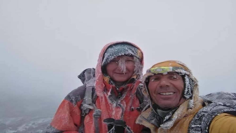 Bahar ayında Ağrı Dağı’na çıkan dağcıların yüzü buz tuttu
