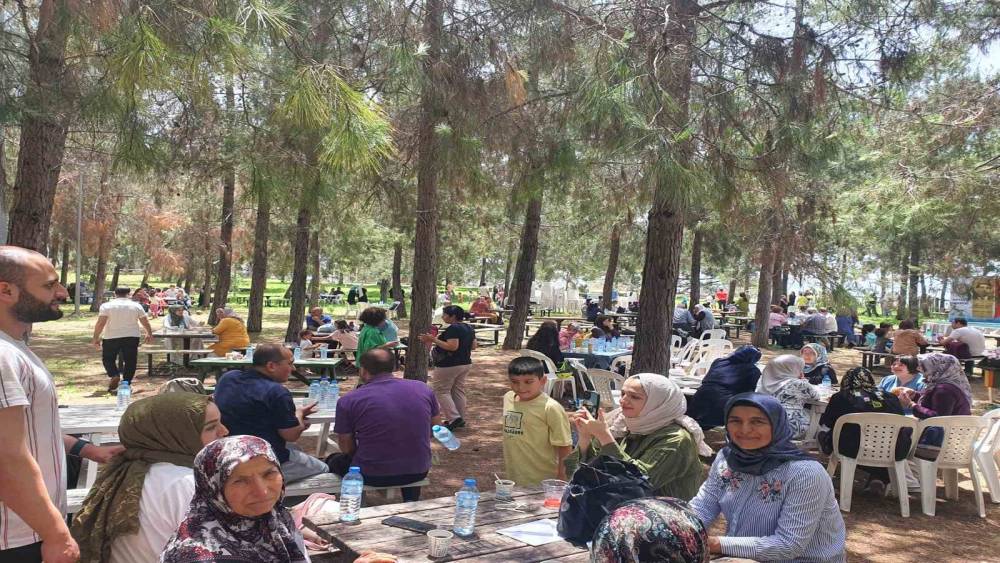 Eğitim Bir Sen Antalya şubesinden annelere özel piknik
