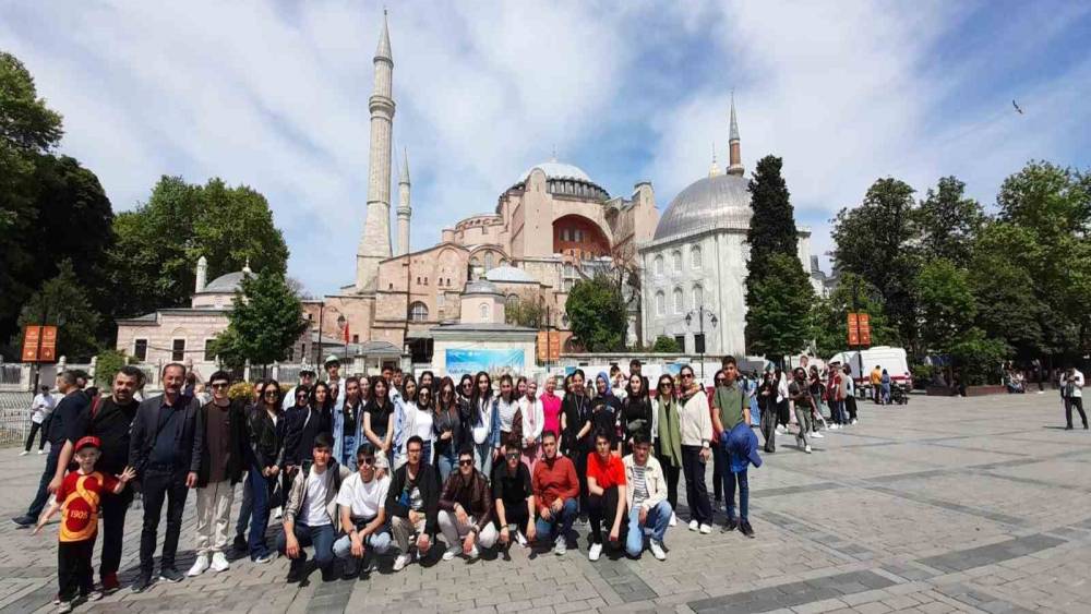 Karapınar’da lise öğrencilerine İstanbul gezisi
