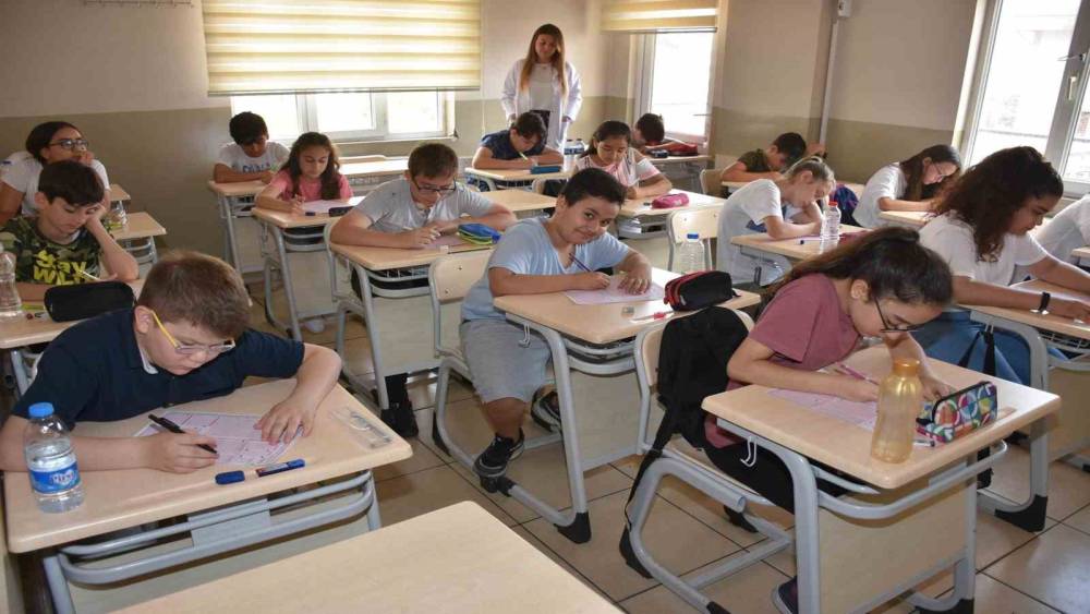Şehzadeler Belediyesinden öğrencilere LGS hazırlık kursu
