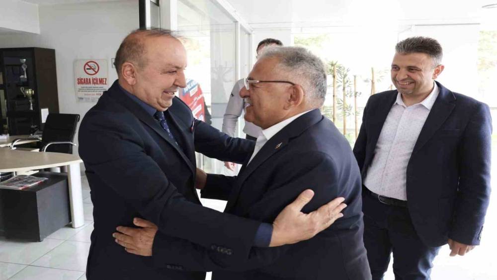 Başkan Büyükkılıç’tan Pınarbaşı Belediyesi’ne ziyaret
