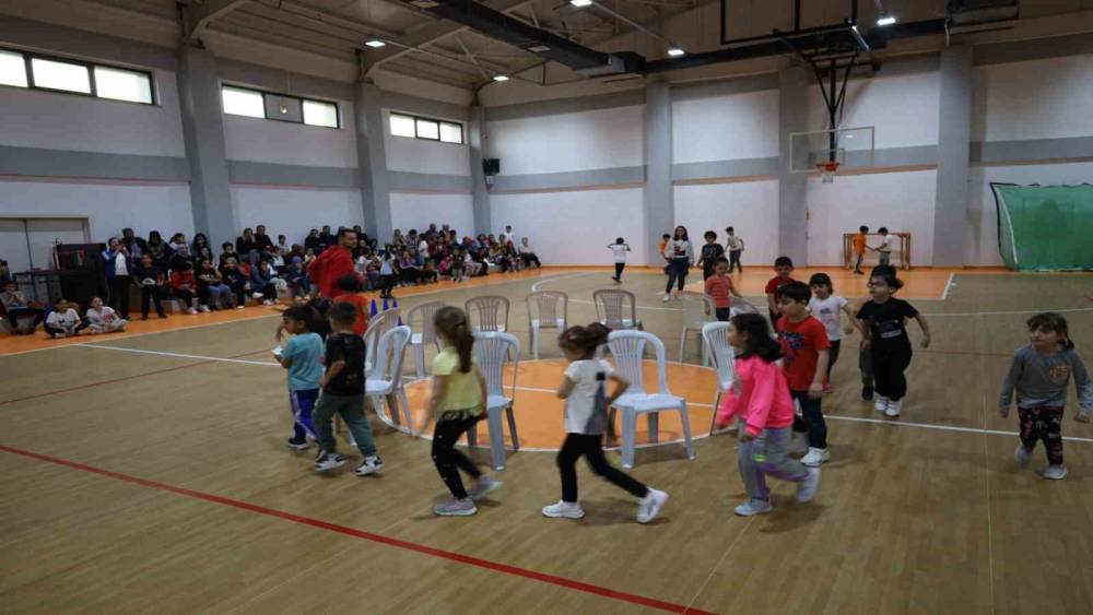 Safranbolu’da "Geleneksel Türk Çocuk Oyunları Yarışması" düzenlendi
