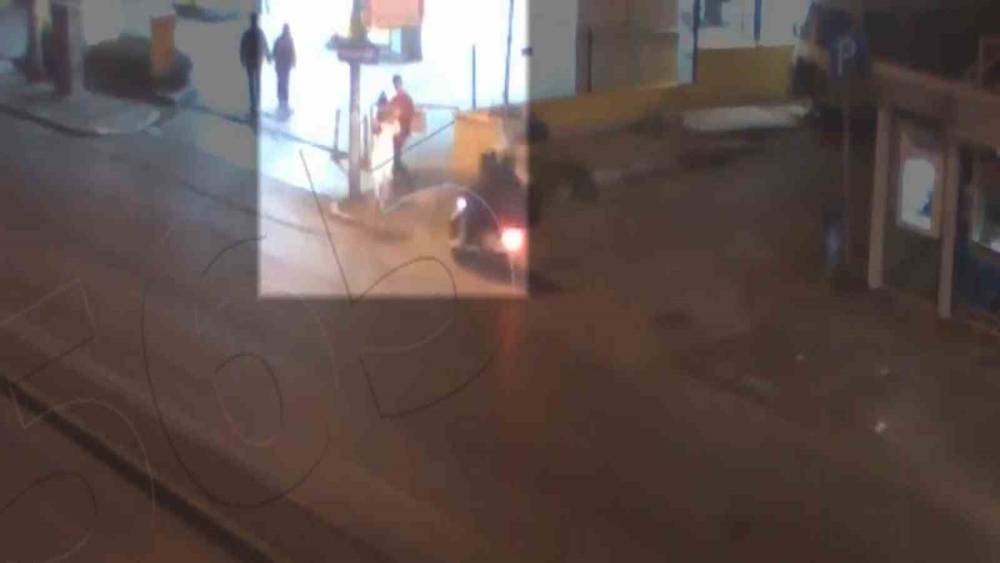 İzmir’de motosikletli kapkaççılar kıskıvrak yakalandı
