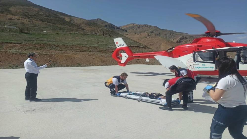 Ambulans helikopter 11 yaşındaki çocuk için havalandı
