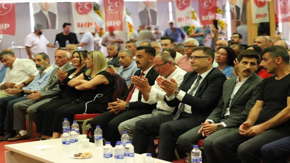 MHP Kuşadası İlçe Kongresi’nde İnan güven tazeledi
