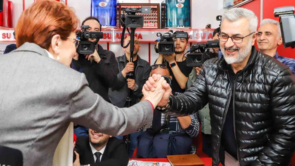 İYİ Parti lideri Akşener, Gölbaşı’nda esnafı ziyaret etti

