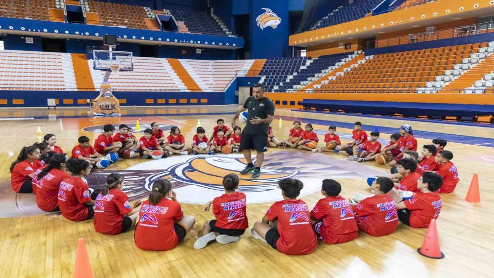 Mersin’de ücretsiz basketbol kurslarıyla, alt yapıya sporcu yetişiyor
