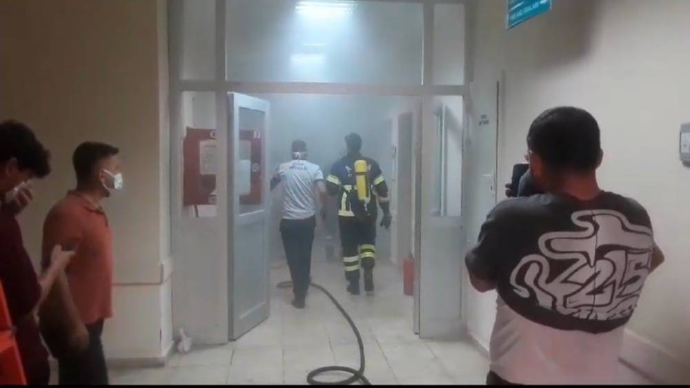 Hastane yemekhanesinde çıkan yangını eğitimli personel söndürdü
