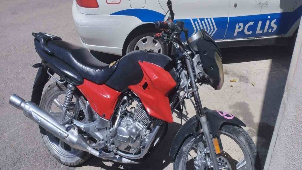 Çaldığı motosikletin rengini değiştiren hırsız yakalandı
