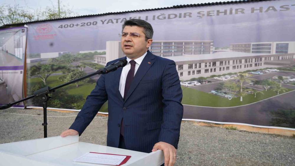 Sağlık Bakan Yardımcısı Kırbıyık, Iğdır Şehir Hastanesi inşaat alanında incelemede bulundu
