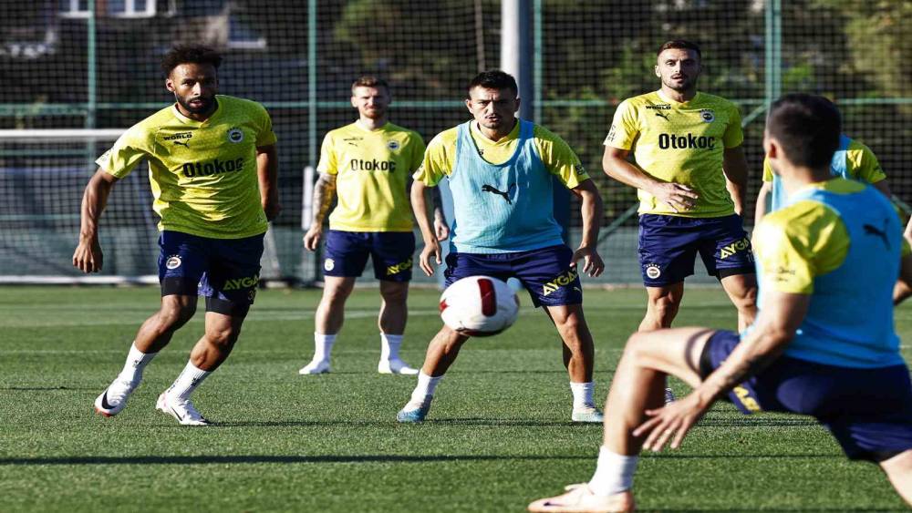 Fenerbahçe, Twente maçı hazırlıklarının İstanbul etabını tamamladı
