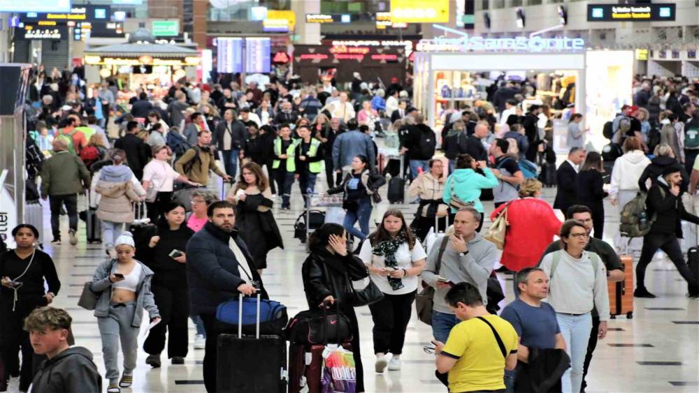 Antalya 8 milyon 11 bin 828 turist sayısına ulaştı
