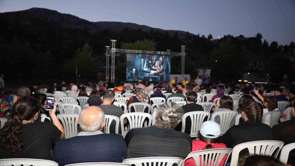 Yüreğir Belediyesi sinemayı yaylalara taşıdı
